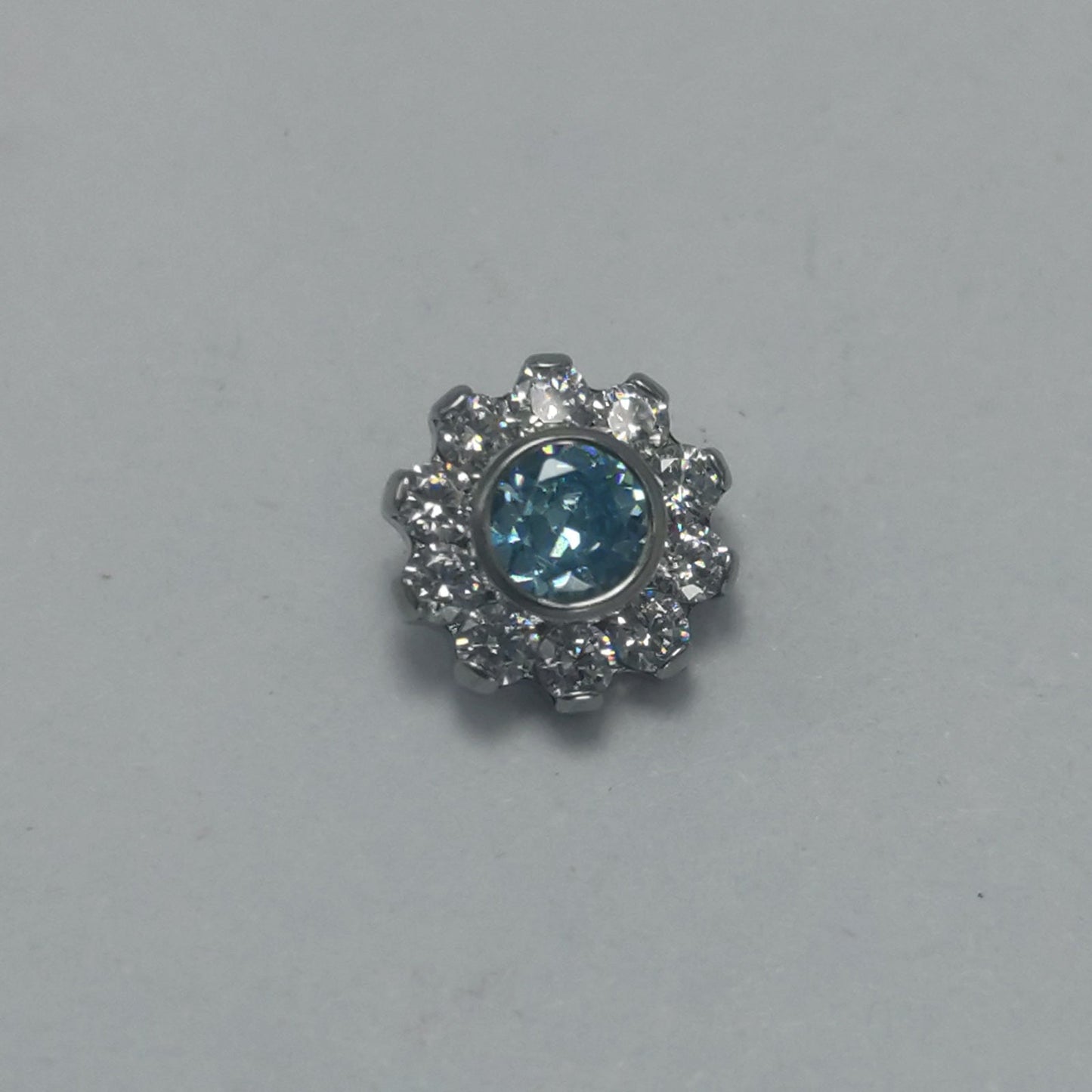 16G ASTM F136 Titanium Sunflower Labret Piercing Jewelry