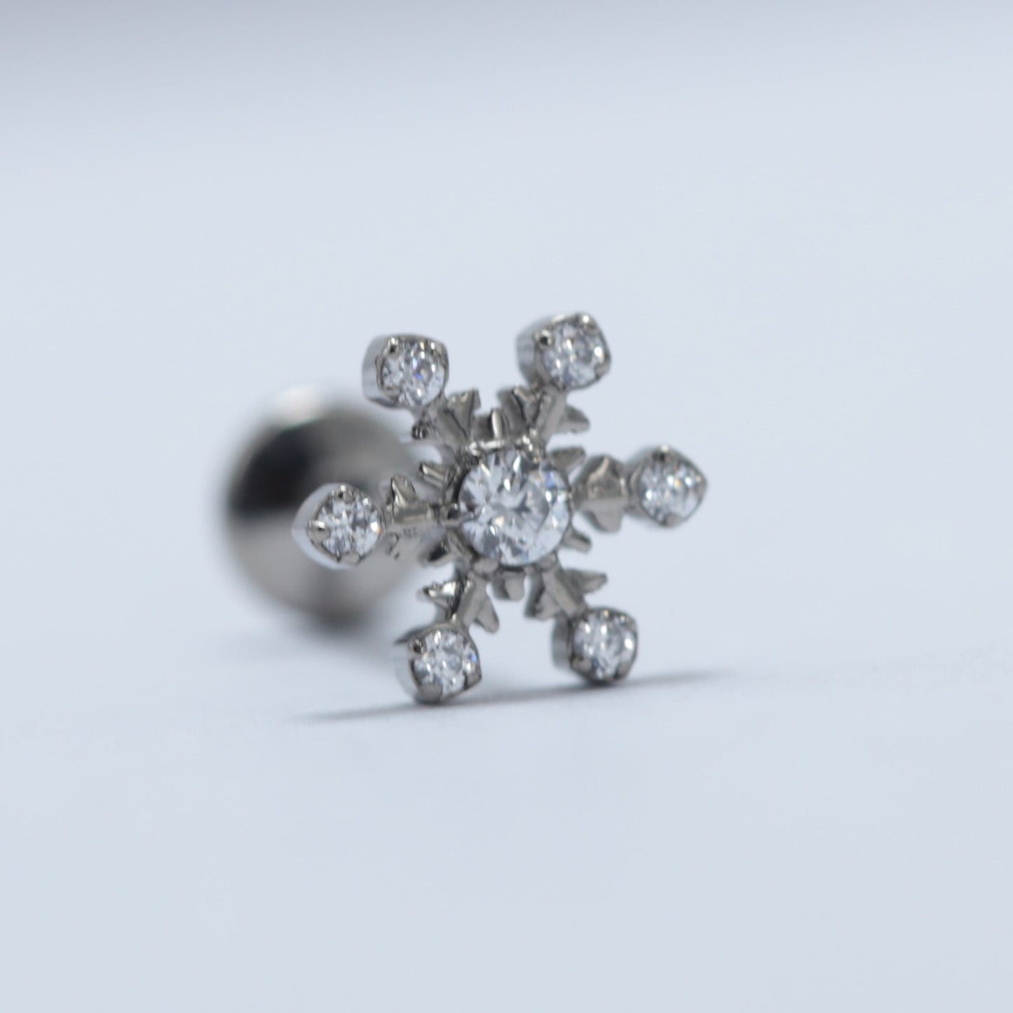 16G ASTM F136 Titanium Snow Cubic ZIrconia Labret Stud