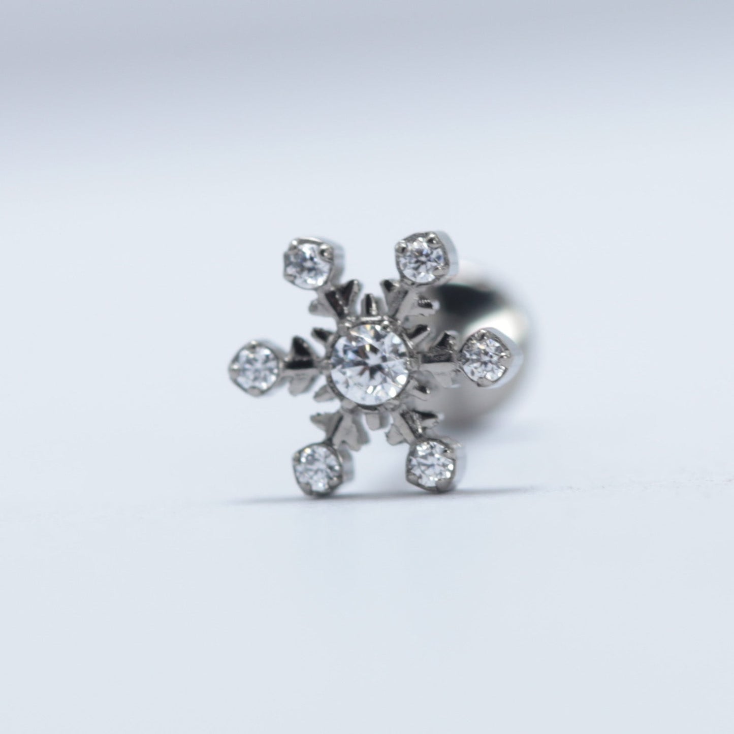 16G ASTM F136 Titanium Snow Cubic ZIrconia Labret Stud