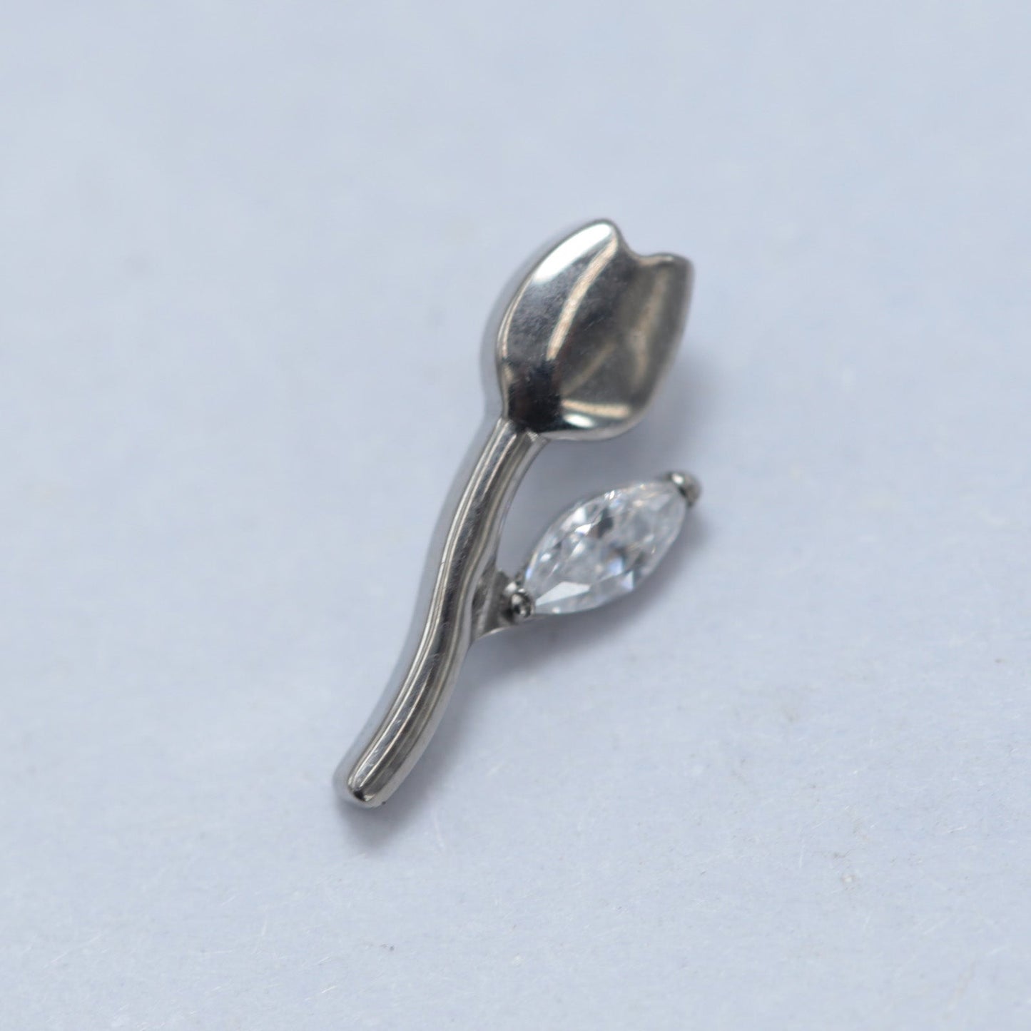 16G ASTM F136 Titanium Tulip Cubic Zirconia Labret Stud