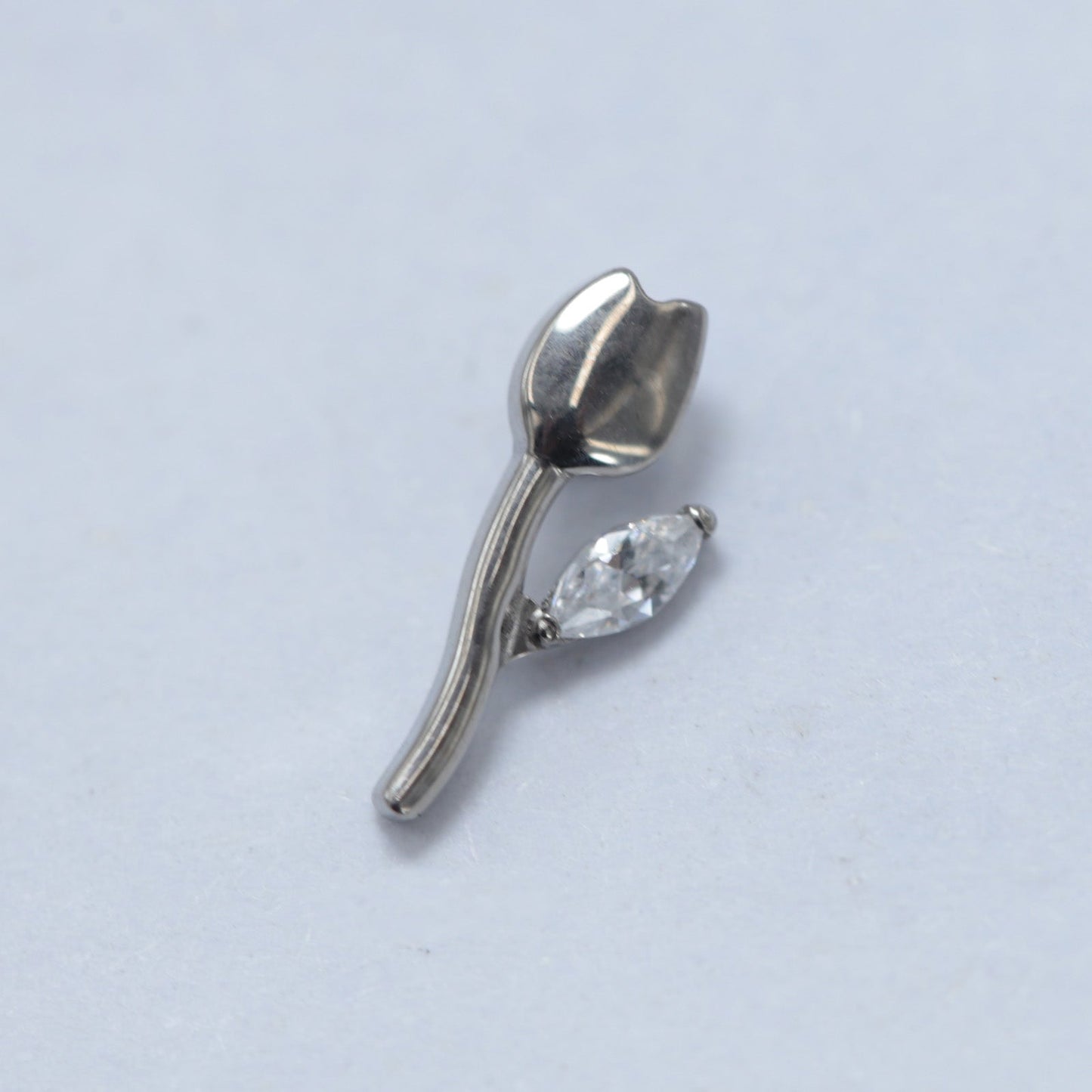 16G ASTM F136 Titanium Tulip Cubic Zirconia Labret Stud