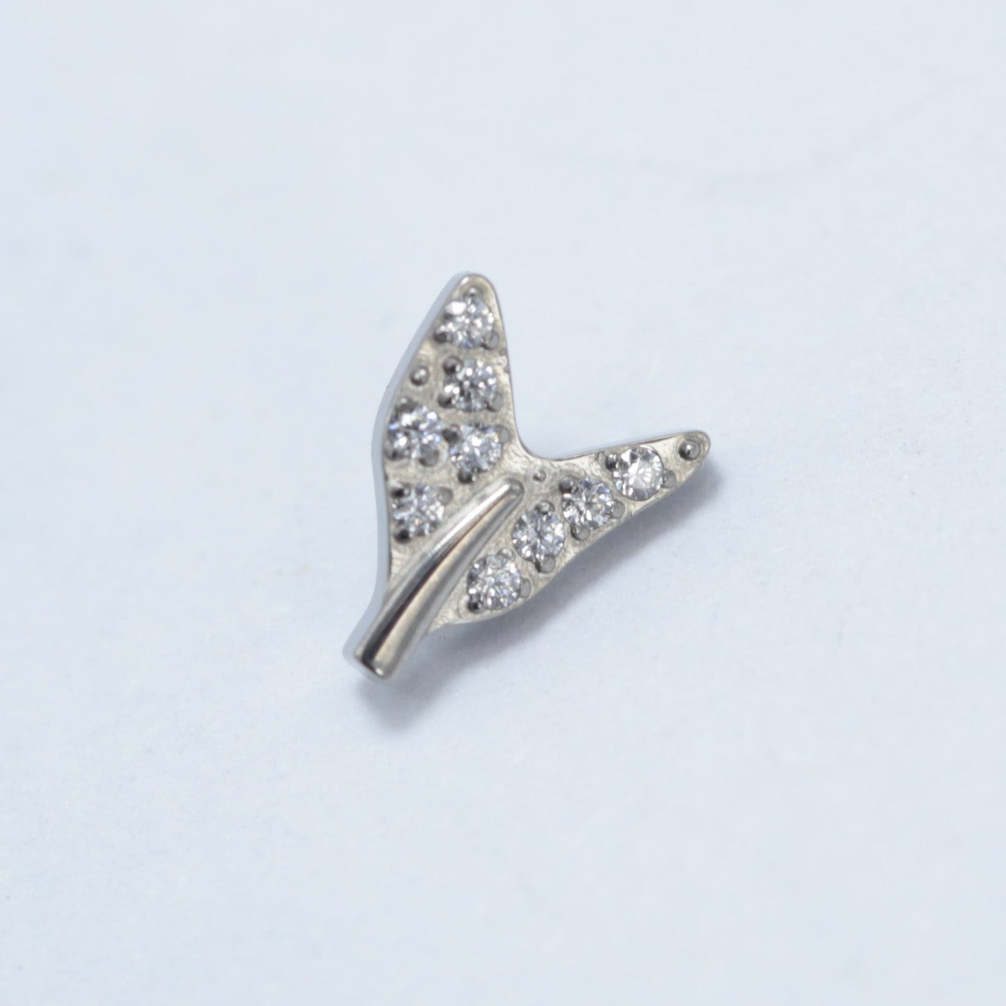 16G ASTM F136 Titanium Fish Tail Labret Stud