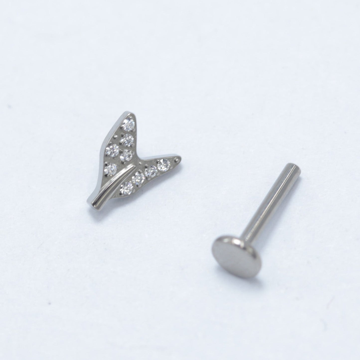 16G ASTM F136 Titanium Fish Tail Labret Stud