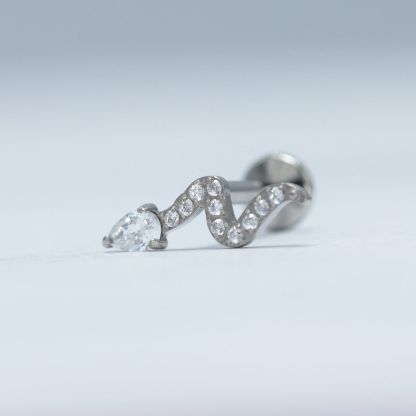 16G ASTM F136 Titanium Snake Labret Stud