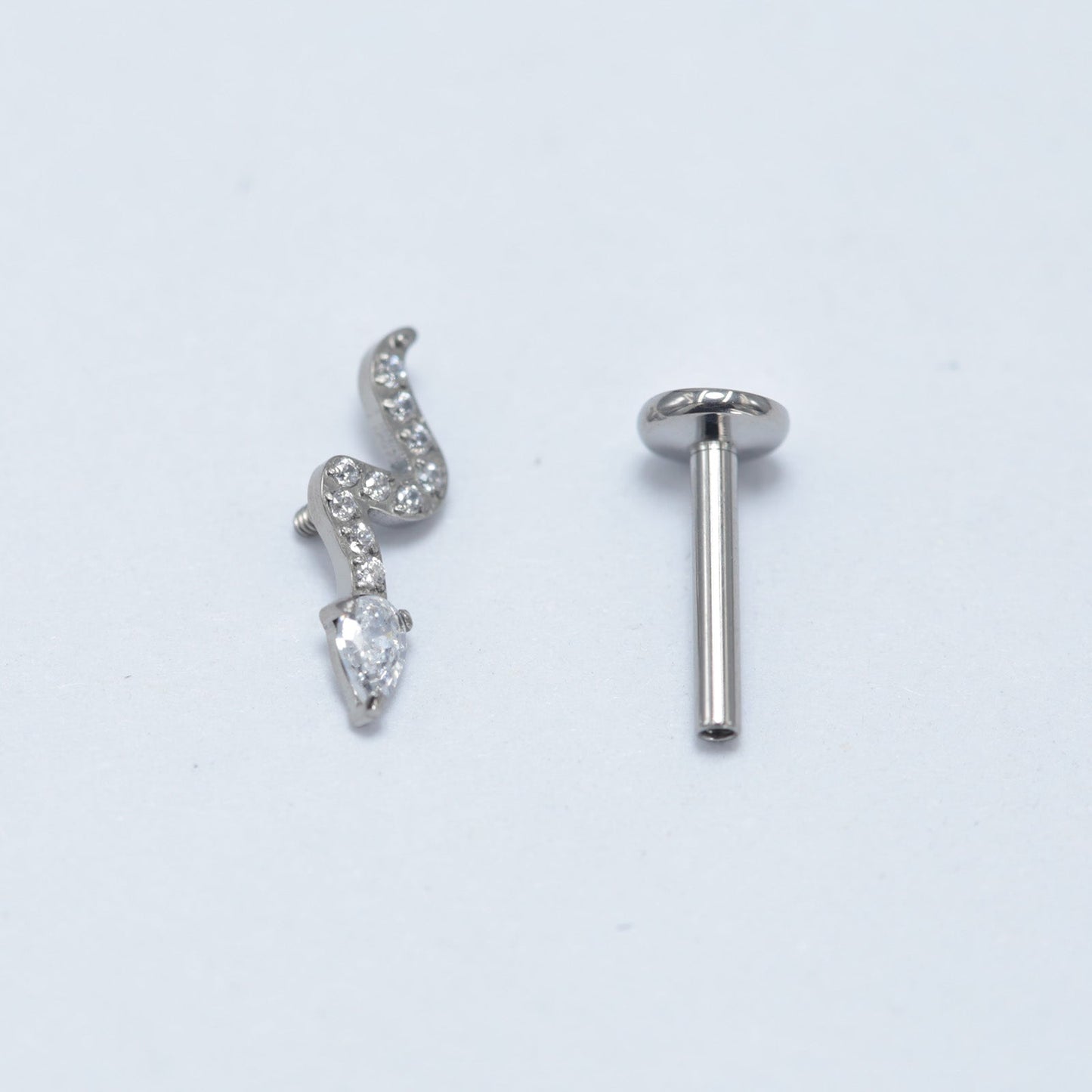 16G ASTM F136 Titanium Snake Labret Stud