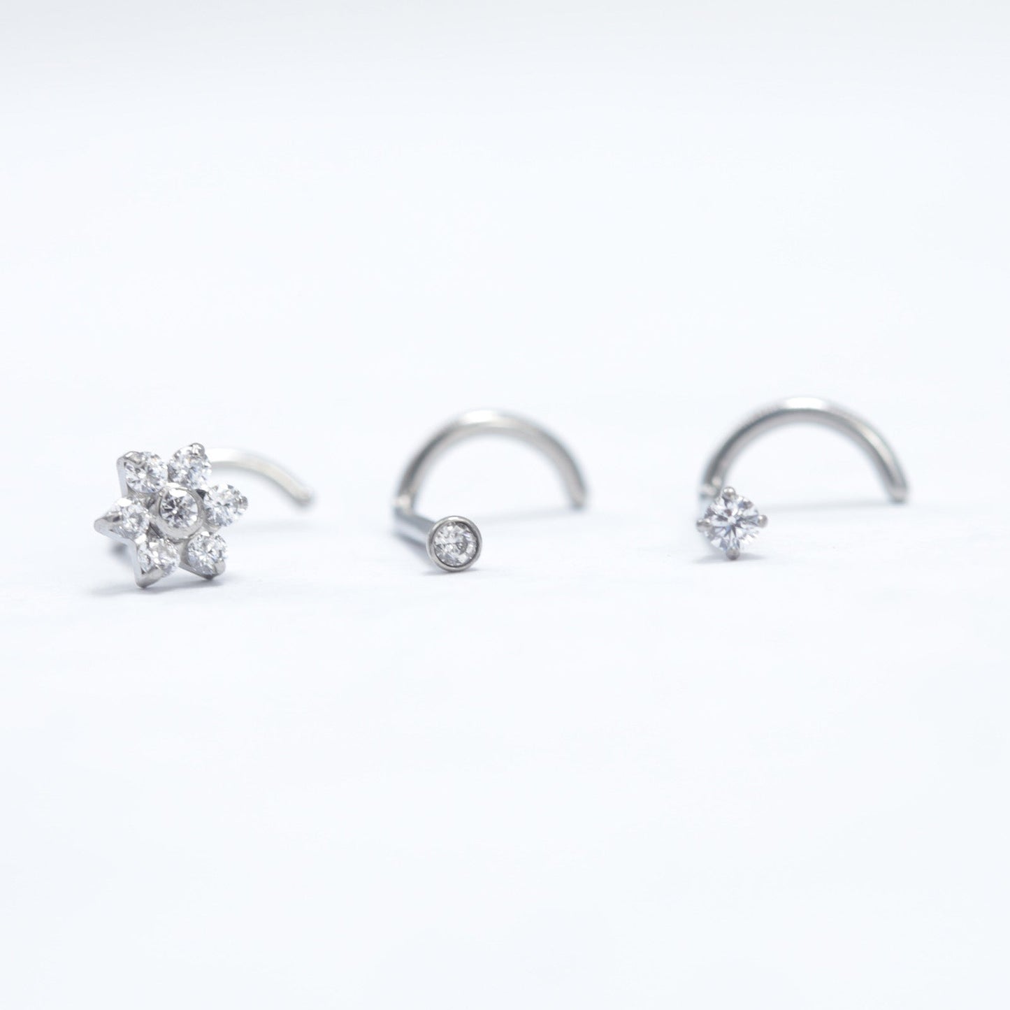 18G ASTM F136 Titanium Nose Ring Stud Flower