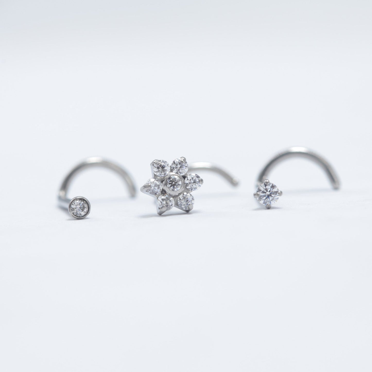 18G ASTM F136 Titanium Nose Ring Stud Flower