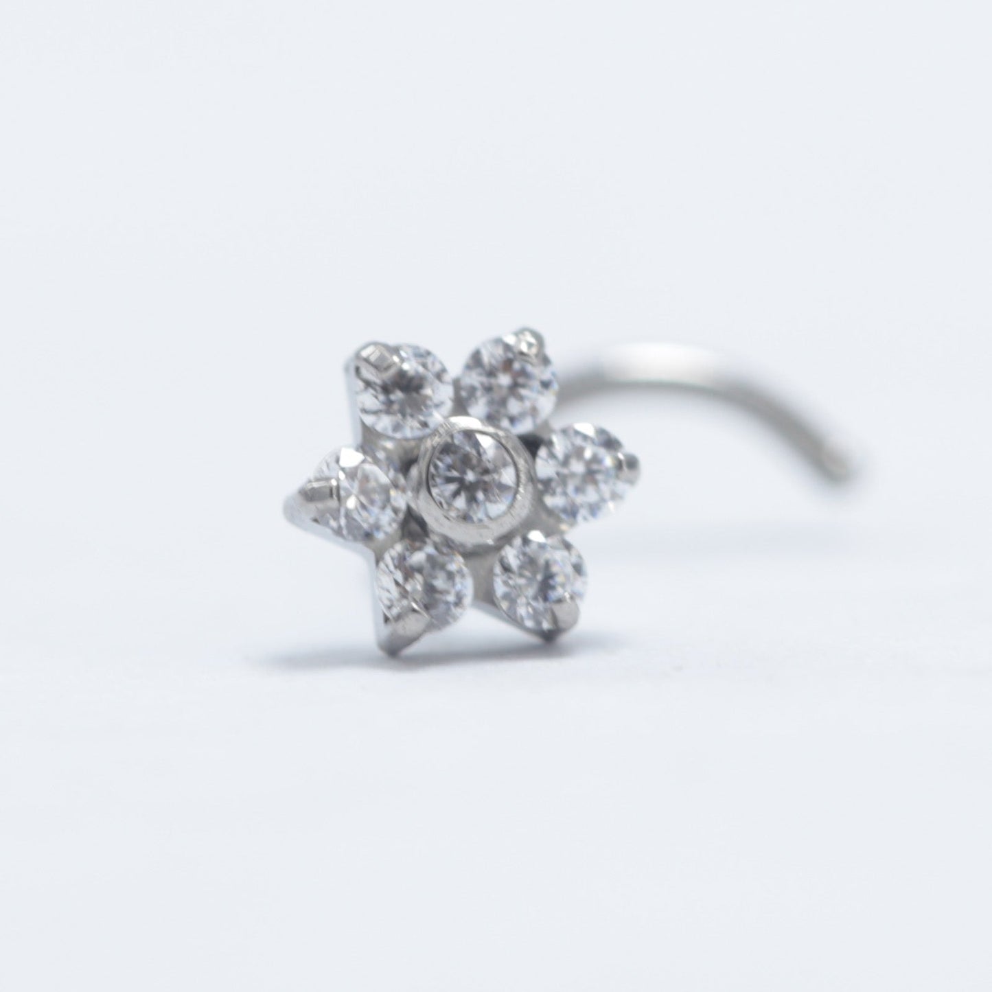 18G ASTM F136 Titanium Nose Ring Stud Flower