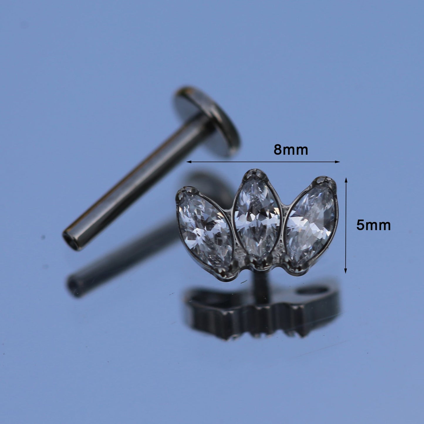 16G ASTM F136 Titanium Internal Thread Three Leaf Labret