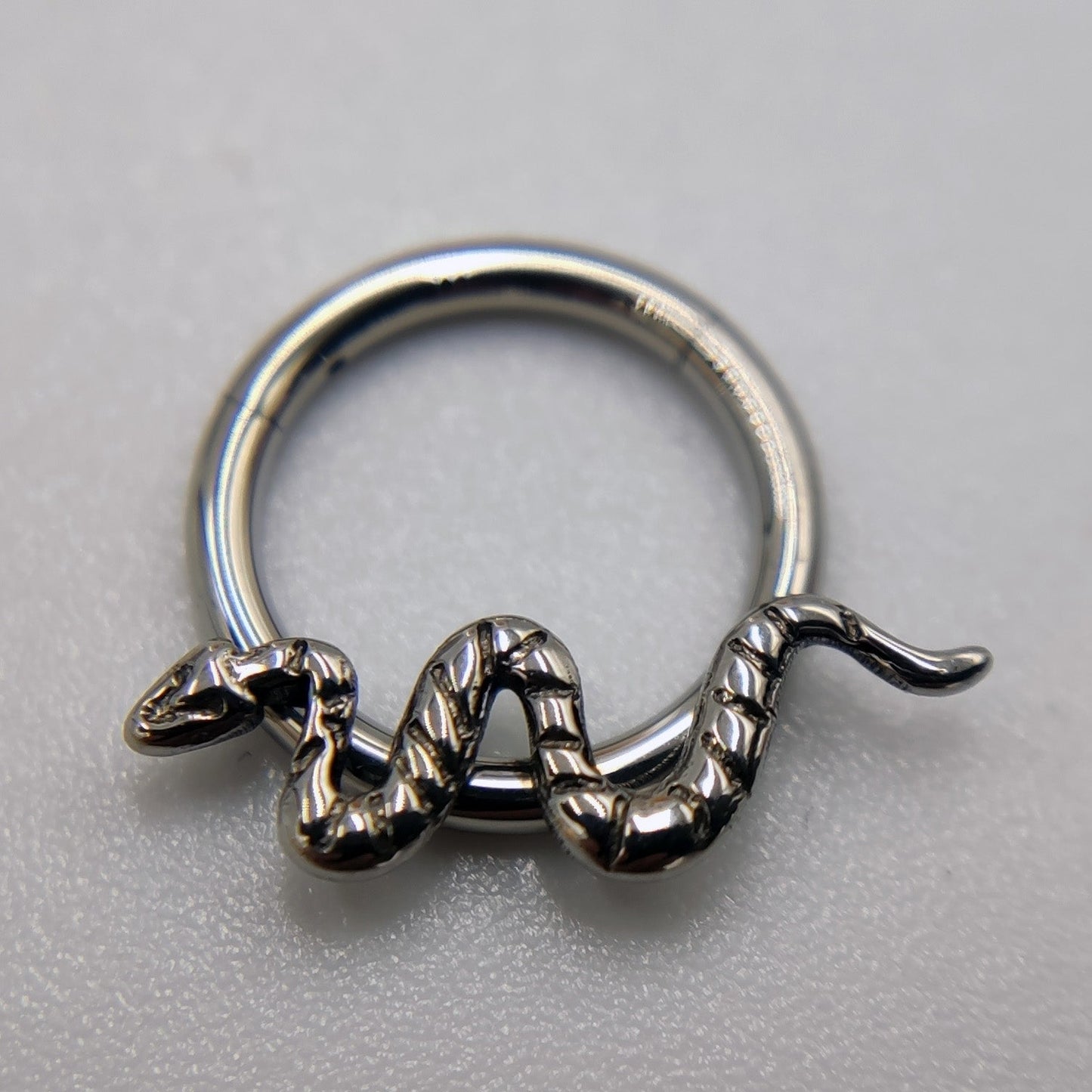 16G ASTM F136 Titanium Snake Hinged Septum Clicker Ring