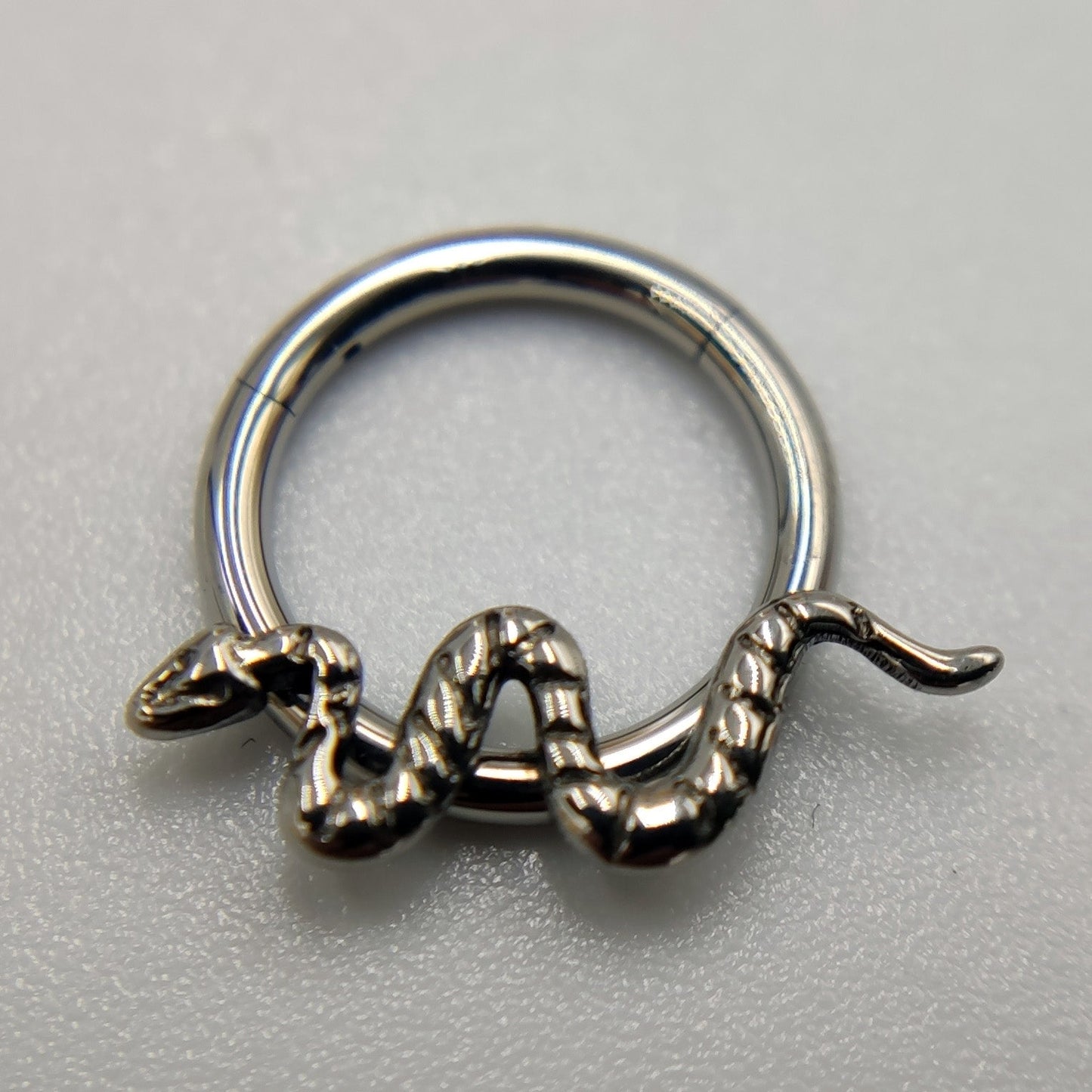 16G ASTM F136 Titanium Snake Hinged Septum Clicker Ring