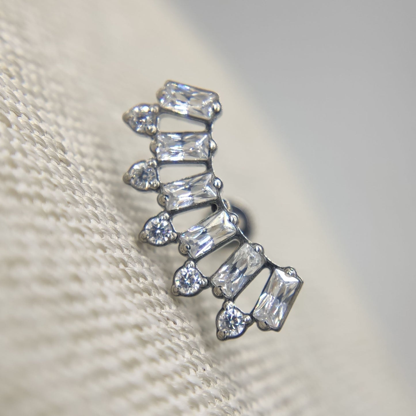 16G ASTM F136 Titanium Crown Labret