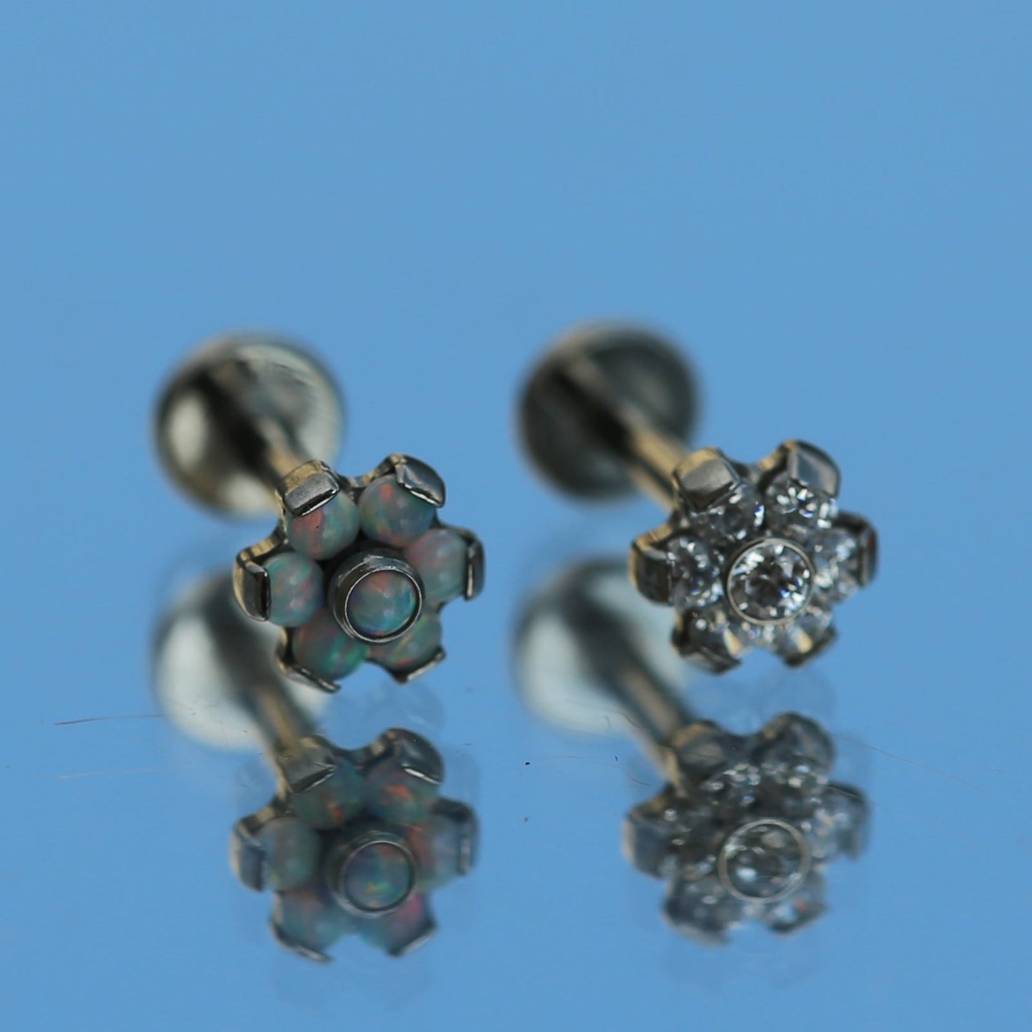 16G 18G ASTM F136 Titanium Threadless Labret Flower CZ Opal