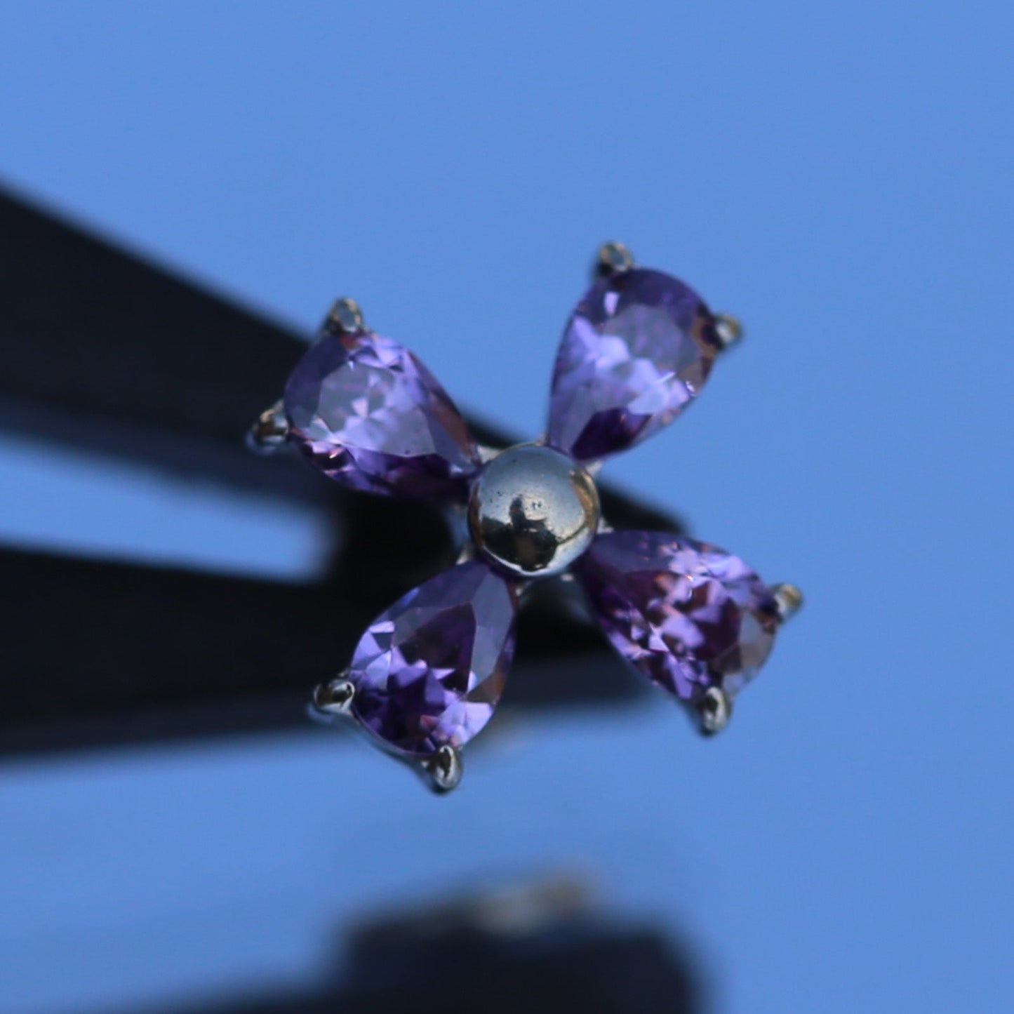 16G ASTM F136 Titanium Internal Thread Clover Labret