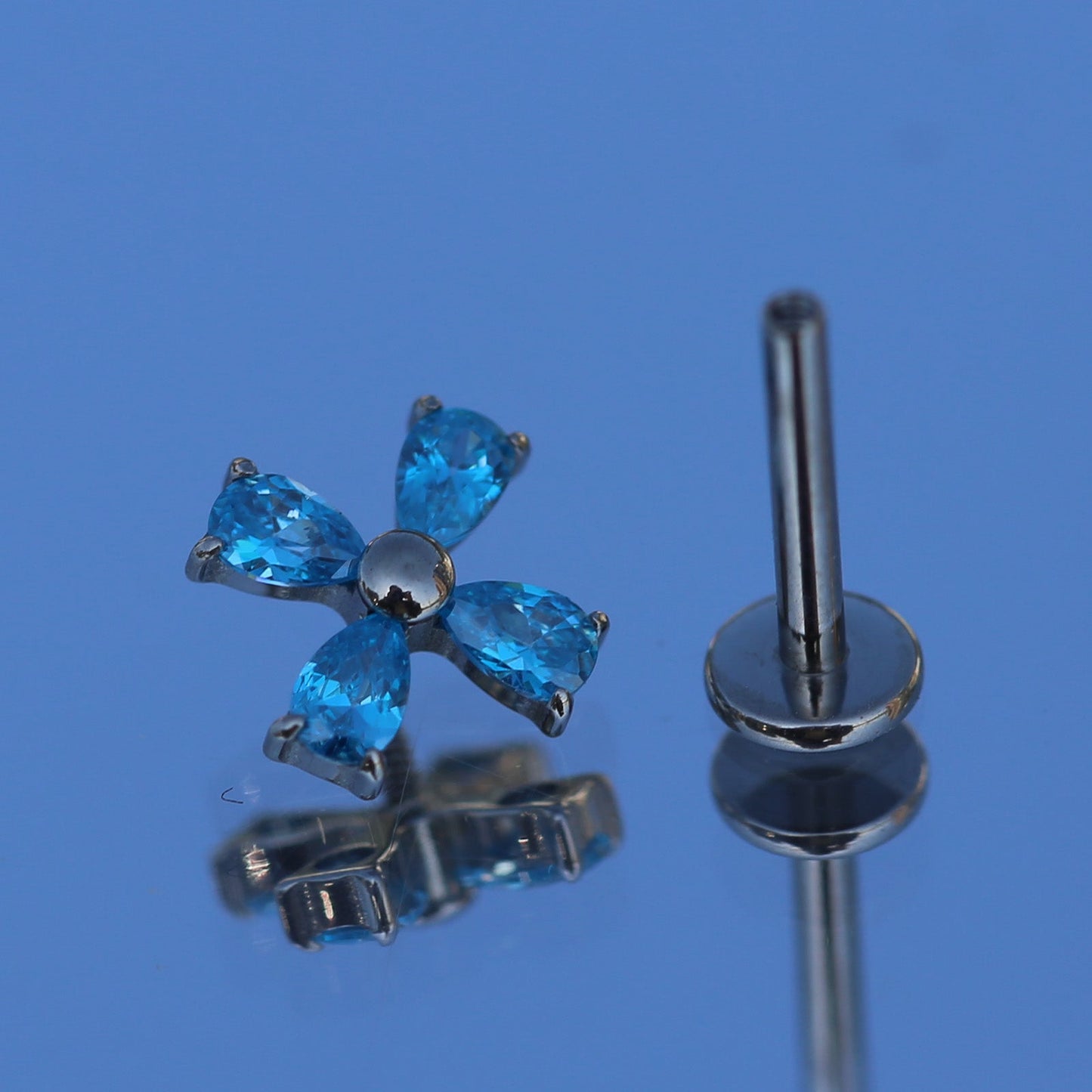16G ASTM F136 Titanium Internal Thread Clover Labret