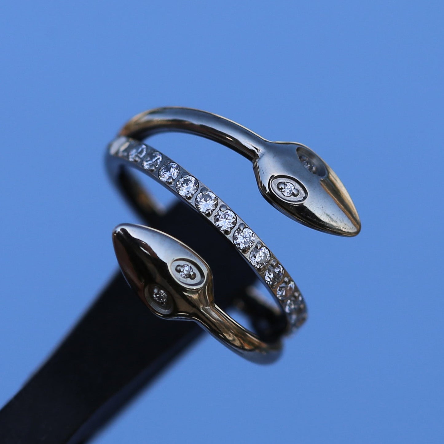 16G ASTM F136 Titanium Snake CZ Clicker Ring