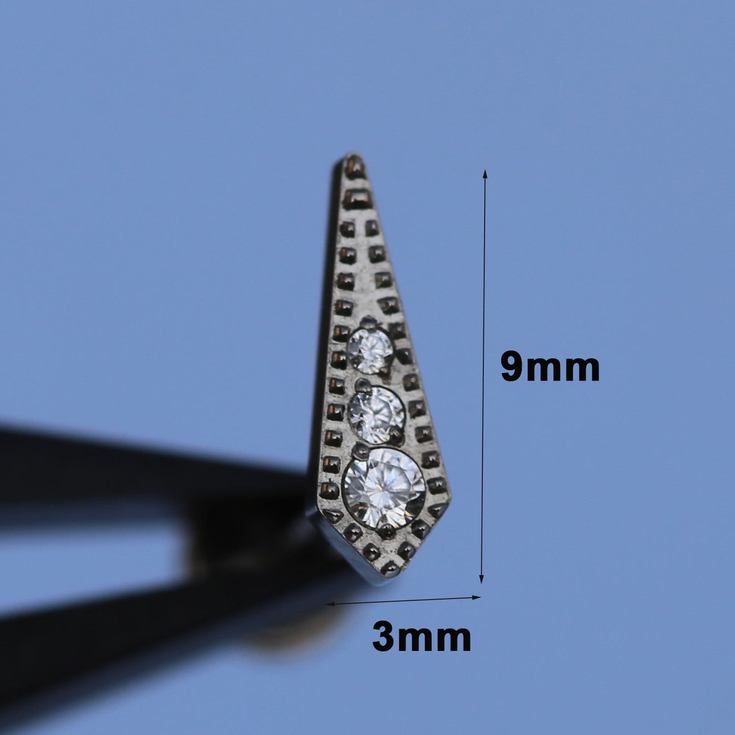 16G ASTM F136 Titanium Internal Thread Labret CZ