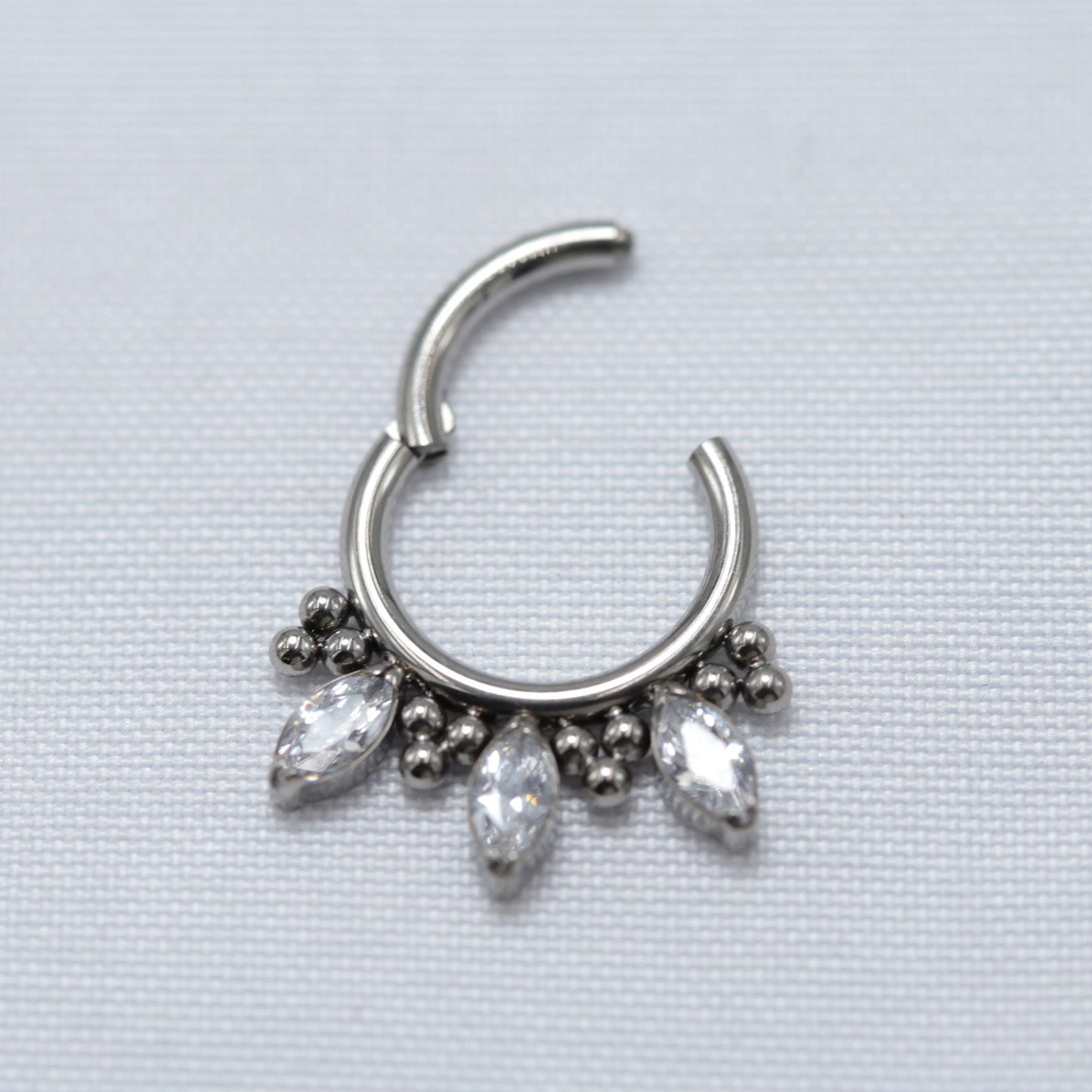 16G ASTM F136 Titanium Septum Clicker Horse Eye